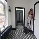 Deluxe 2-Bed Apartment, Birmingham
