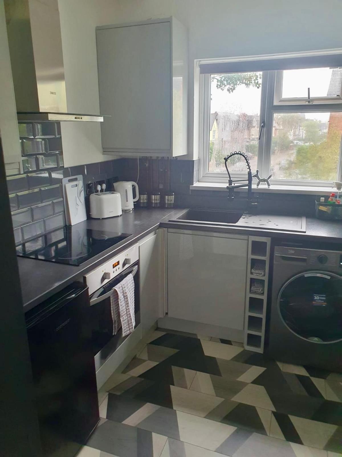 Apartment Deluxe 2-bed Apartment, Birmingham