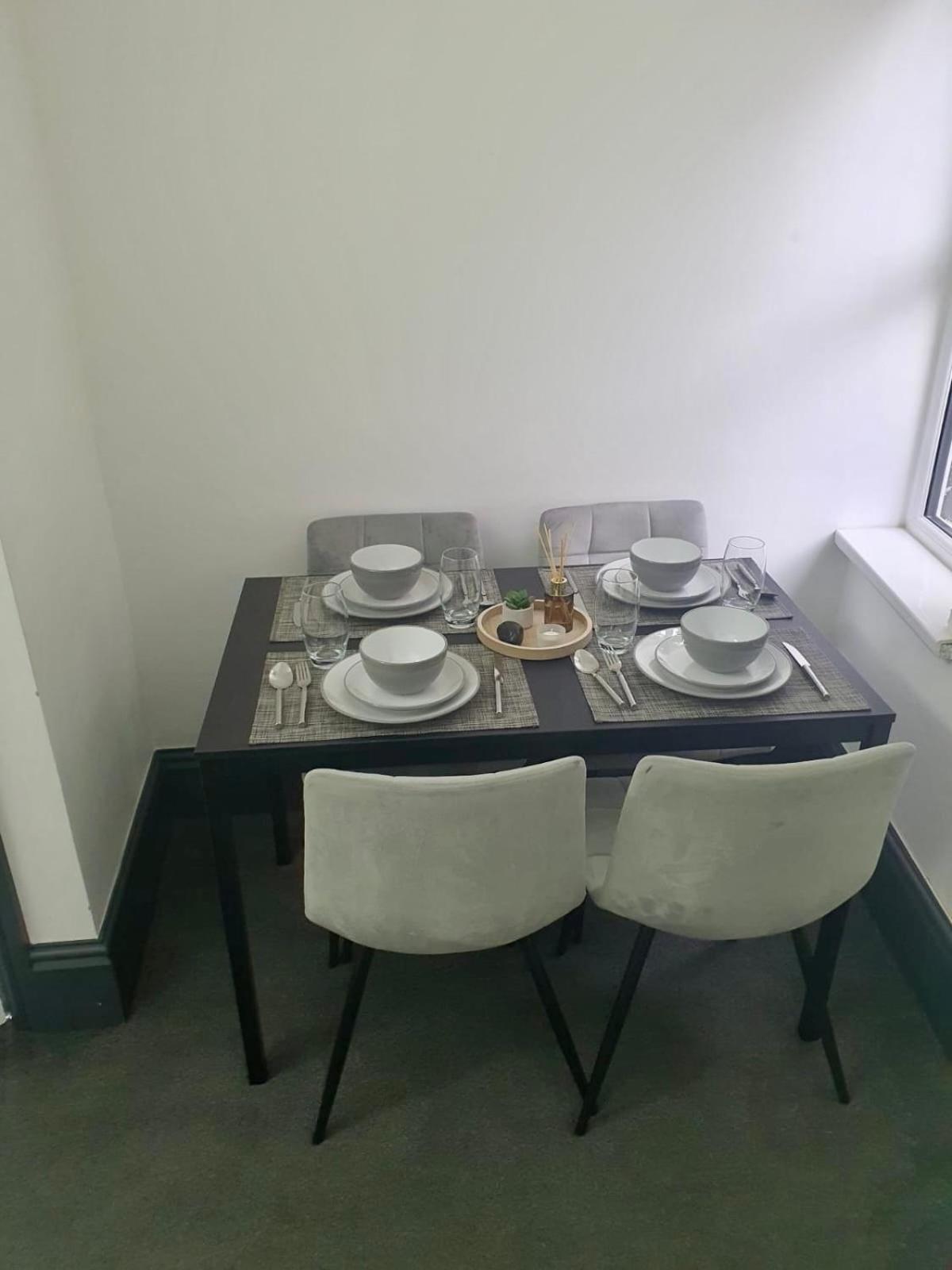 Deluxe 2-bed Apartment,