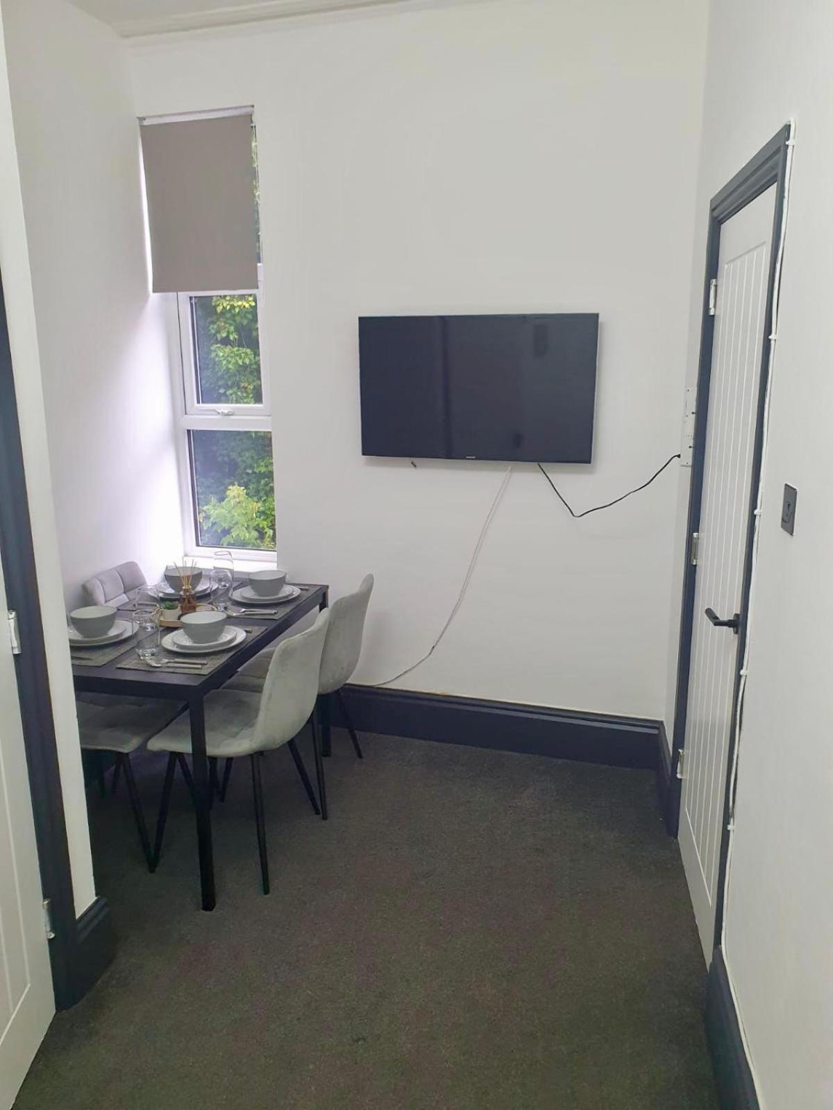 Apartment Deluxe 2-bed Apartment, *